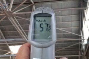 未施工屋根裏面温度は57.2℃でした